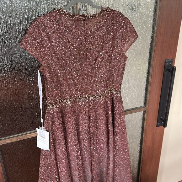 MAC DUGGAL
Brown Embellished Cap Sleeve A Line Dress size 10. NWT - Picture 10 of 13